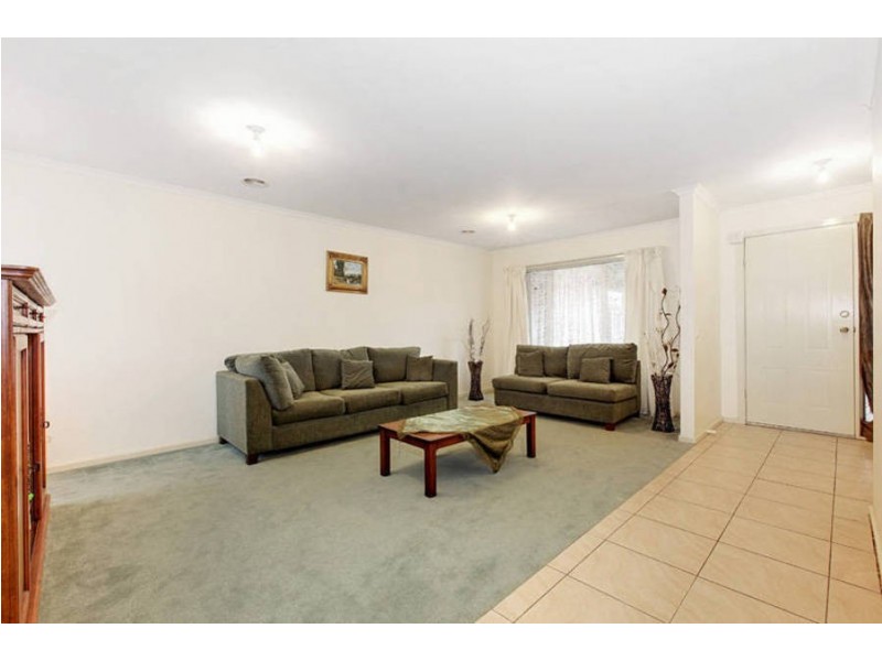 9 Spence Avenue, Roxburgh Park VIC 3064