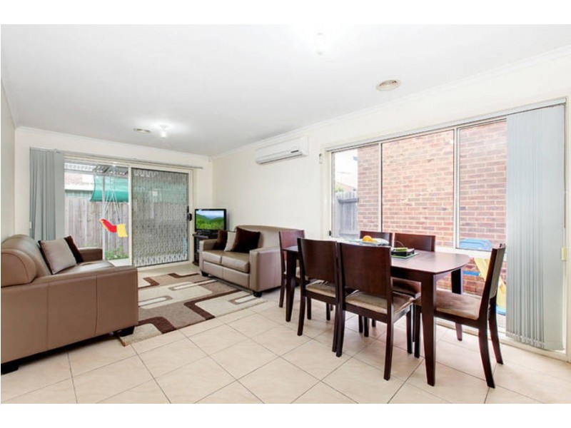 9 Spence Avenue, Roxburgh Park VIC 3064