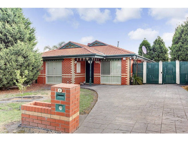 4 Manton Place, Roxburgh Park VIC 3064