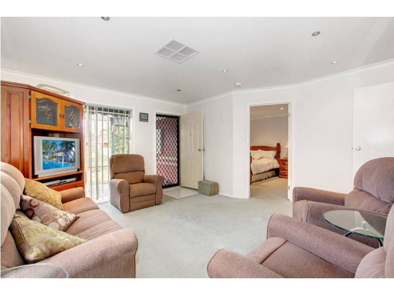 4 Manton Place, Roxburgh Park VIC 3064