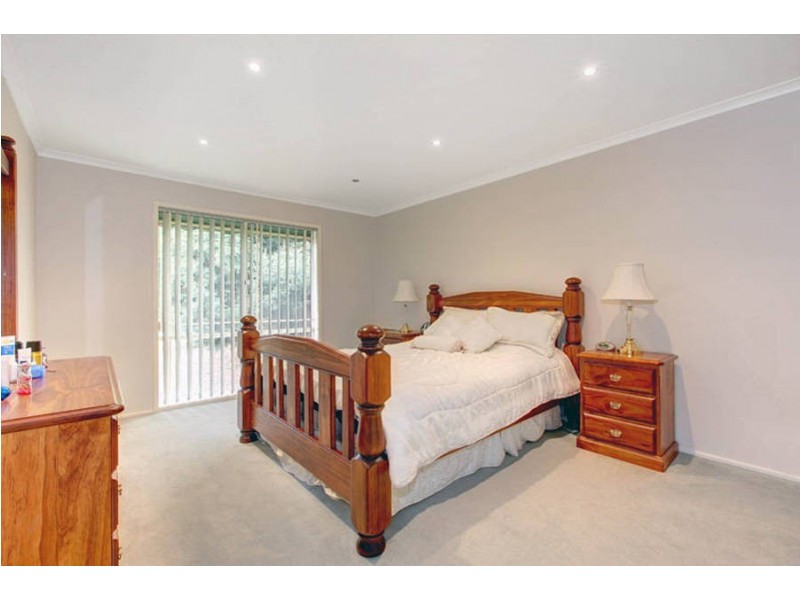 4 Manton Place, Roxburgh Park VIC 3064