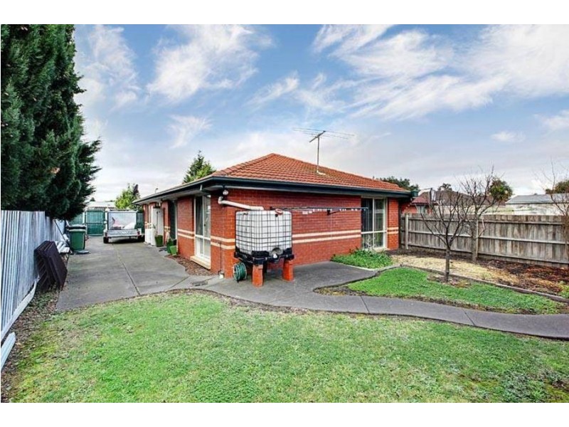 4 Manton Place, Roxburgh Park VIC 3064