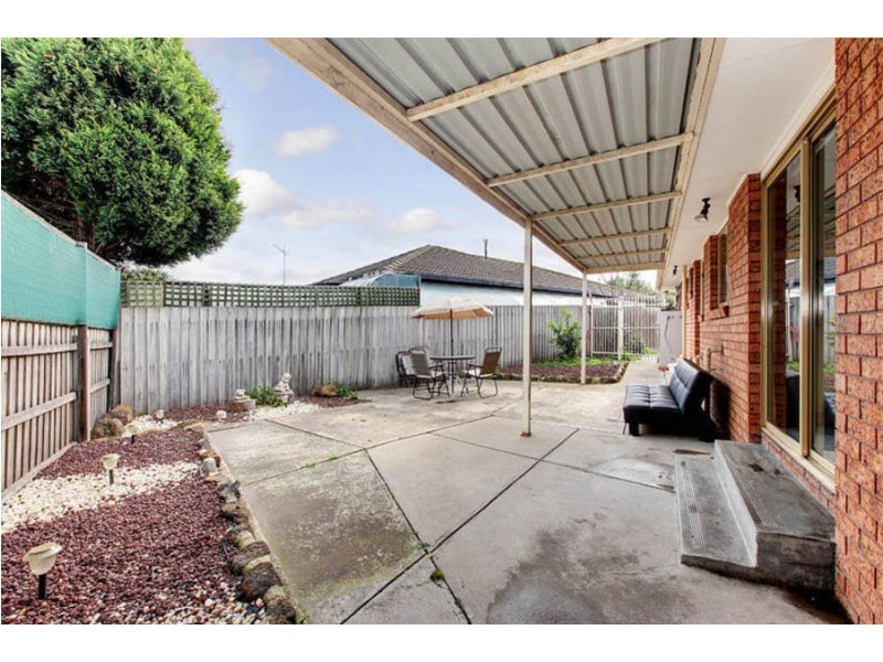 2/54 Bicentennial Crescent, Meadow Heights VIC 3048