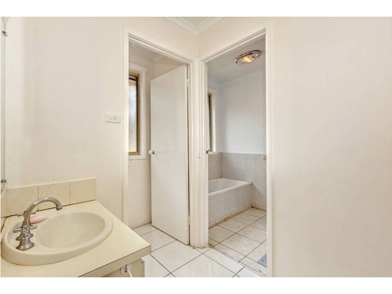 11 Haig Street, Attwood VIC 3049