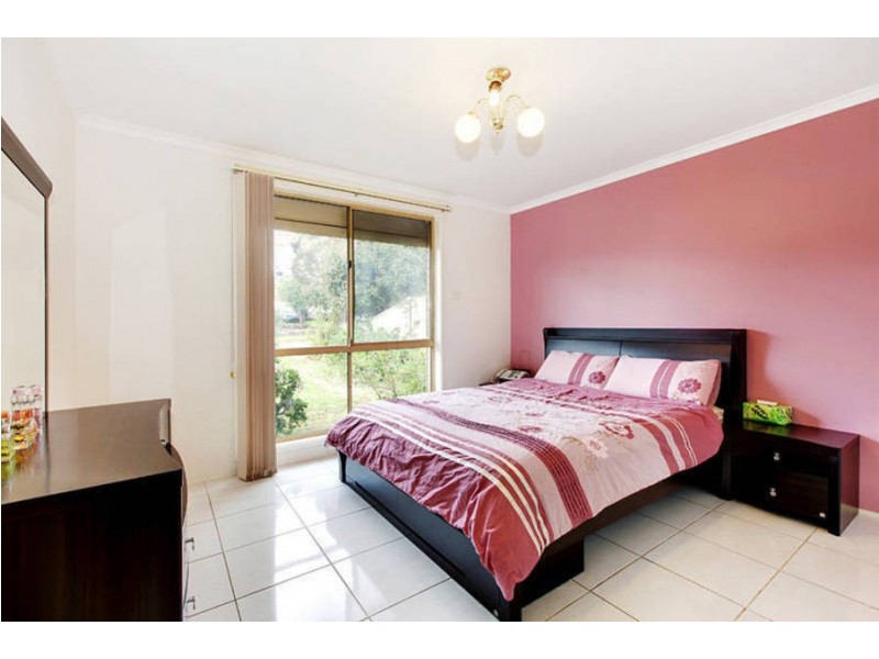 11 Haig Street, Attwood VIC 3049