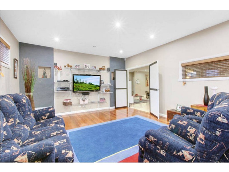 23 Coronet Avenue, Roxburgh Park VIC 3064