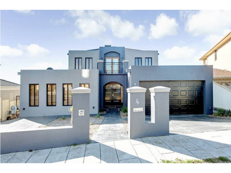 4 Bickerton Way, Roxburgh Park VIC 3064