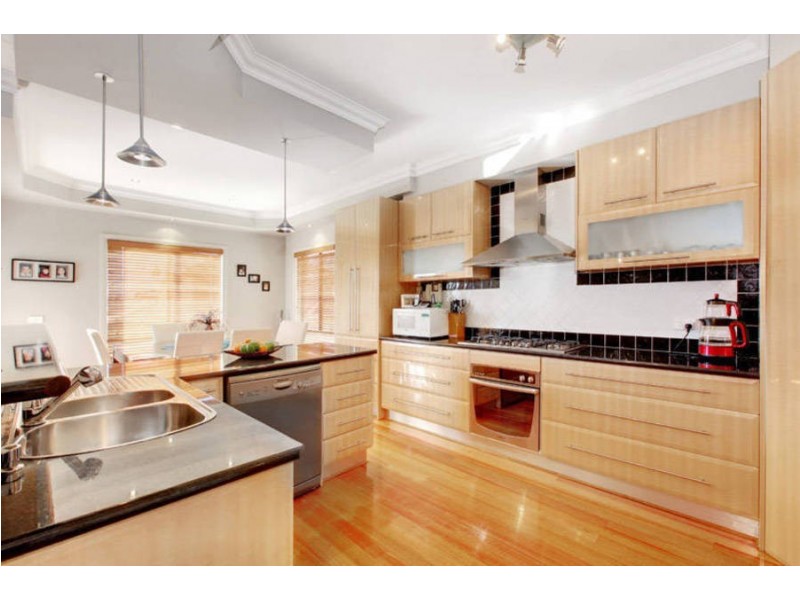 4 Bickerton Way, Roxburgh Park VIC 3064