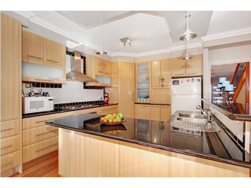 4 Bickerton Way, Roxburgh Park VIC 3064