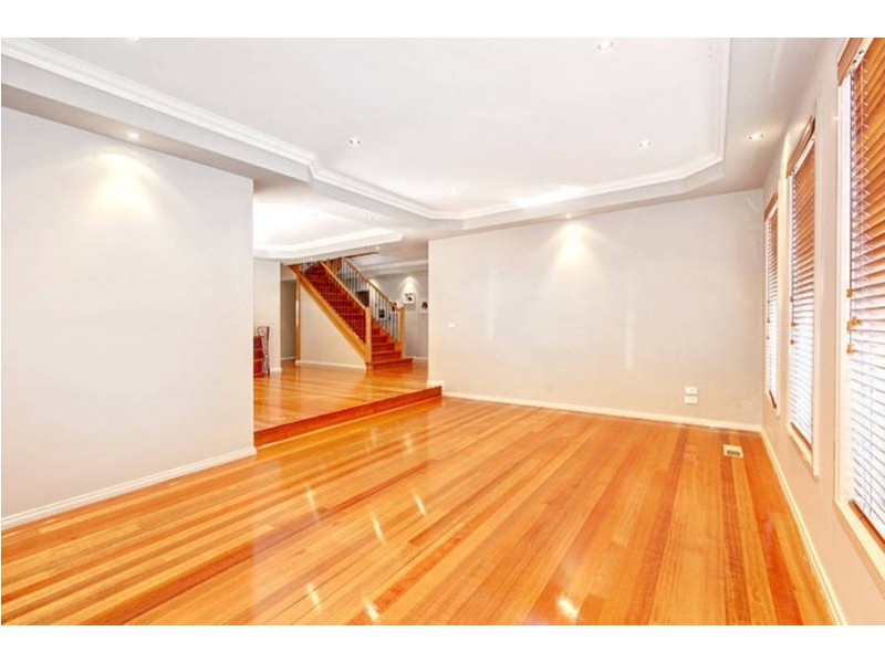 4 Bickerton Way, Roxburgh Park VIC 3064