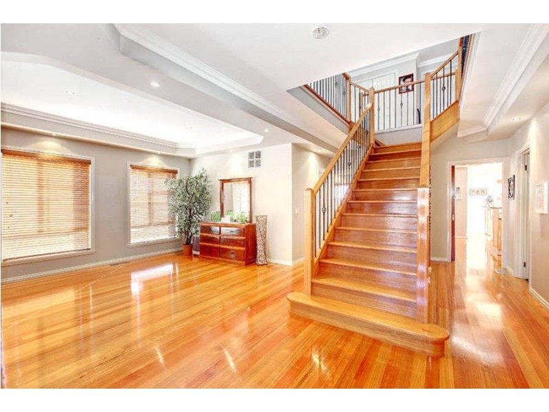 4 Bickerton Way, Roxburgh Park VIC 3064