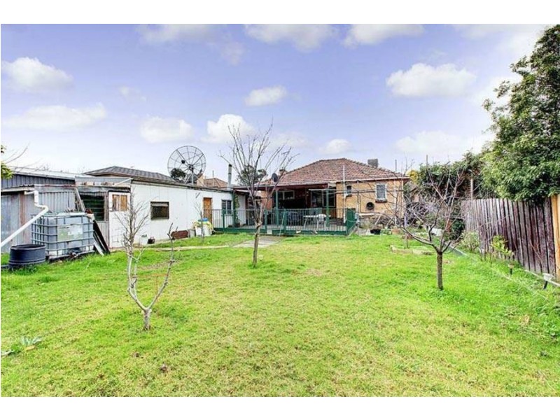 111 Glenroy Road, Glenroy VIC 3046