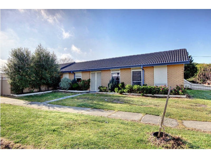1 Werona Court, Meadow Heights VIC 3048