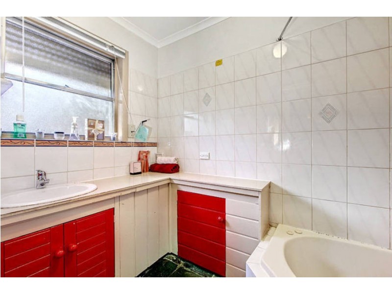 1 Werona Court, Meadow Heights VIC 3048