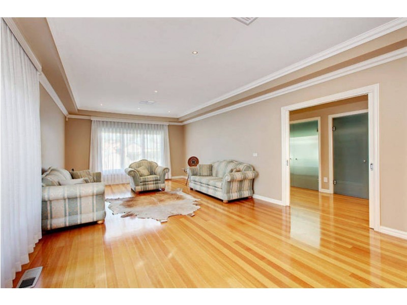 15 Edna Grove, Coburg VIC 3058