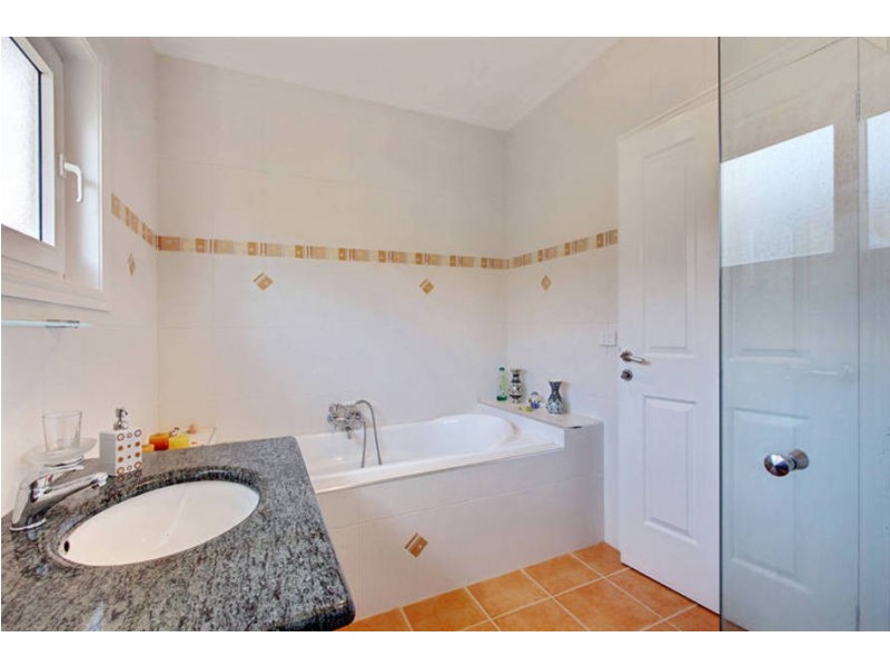 15 Edna Grove, Coburg VIC 3058