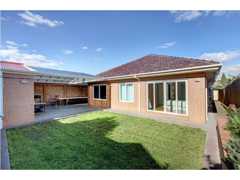 15 Edna Grove, Coburg VIC 3058