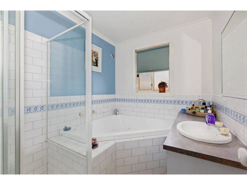 12 Thurmand Court, Roxburgh Park VIC 3064