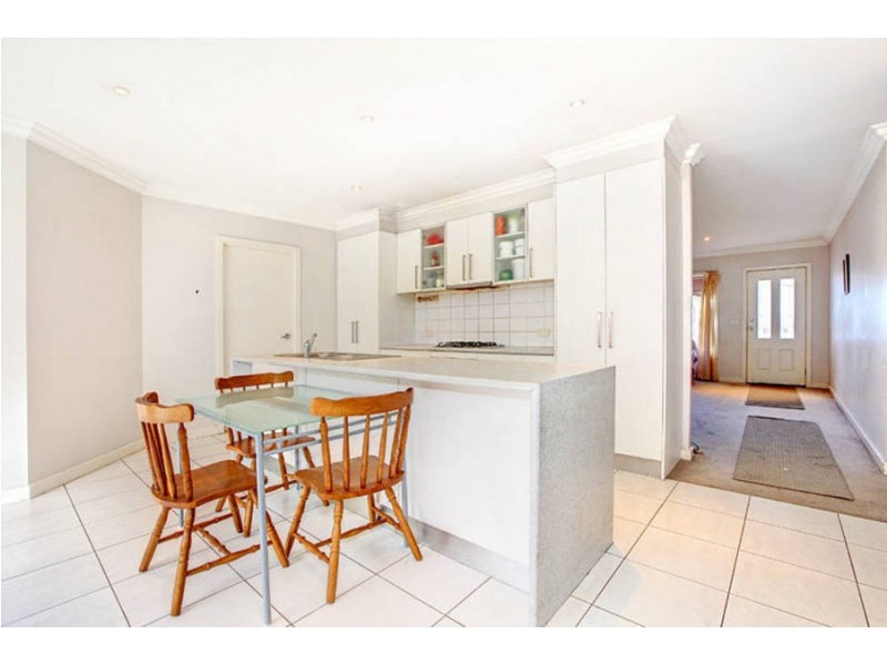 1/10 Lorica Avenue, Broadmeadows VIC 3047