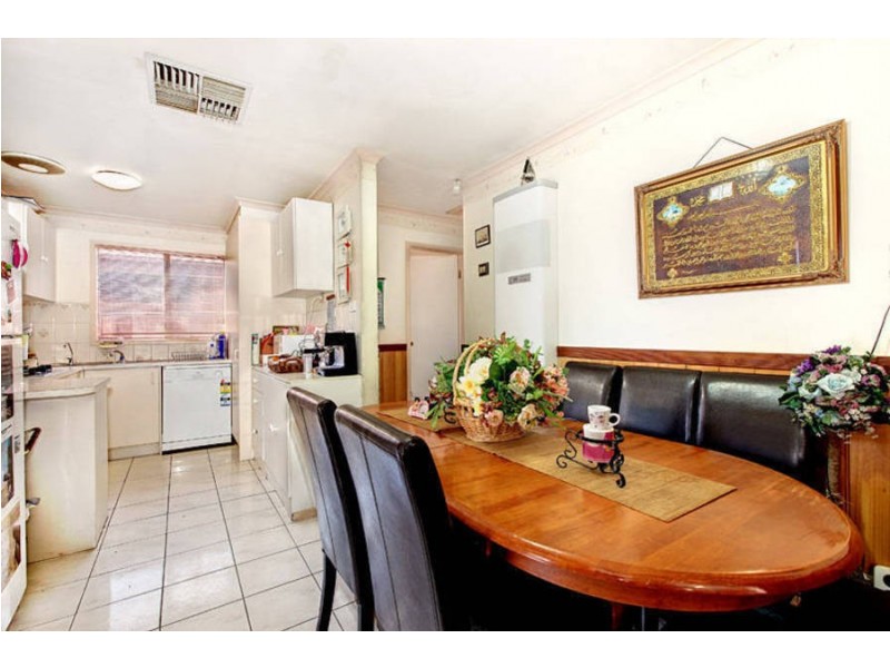 2 Marsden Walk, Roxburgh Park VIC 3064