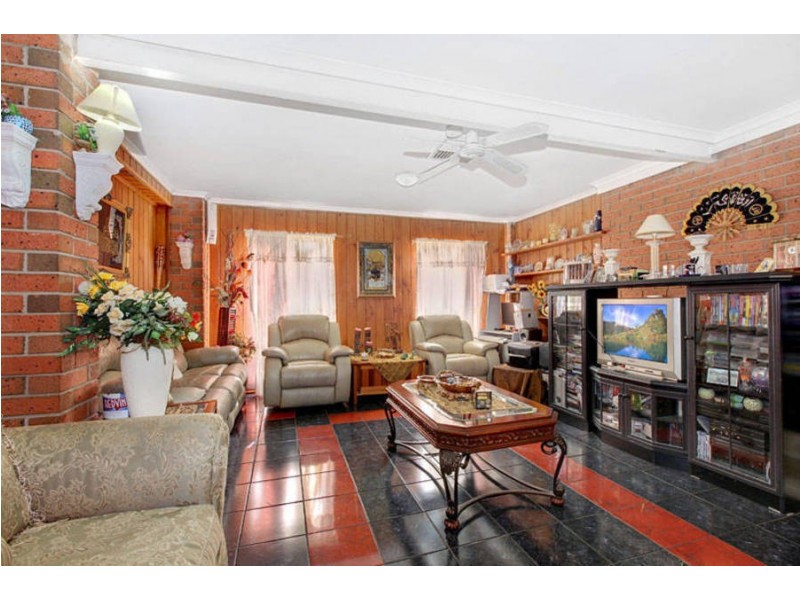 2 Marsden Walk, Roxburgh Park VIC 3064