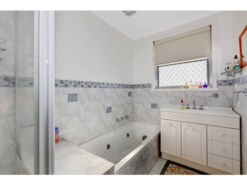 18 Paisley Street, Coolaroo VIC 3048