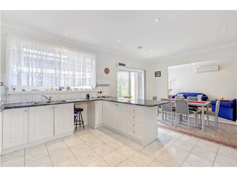 3 Alberton Way, Roxburgh Park VIC 3064