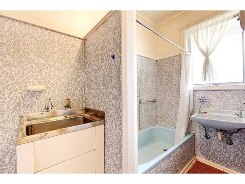 2/43 Surrey Street, Pascoe Vale VIC 3044