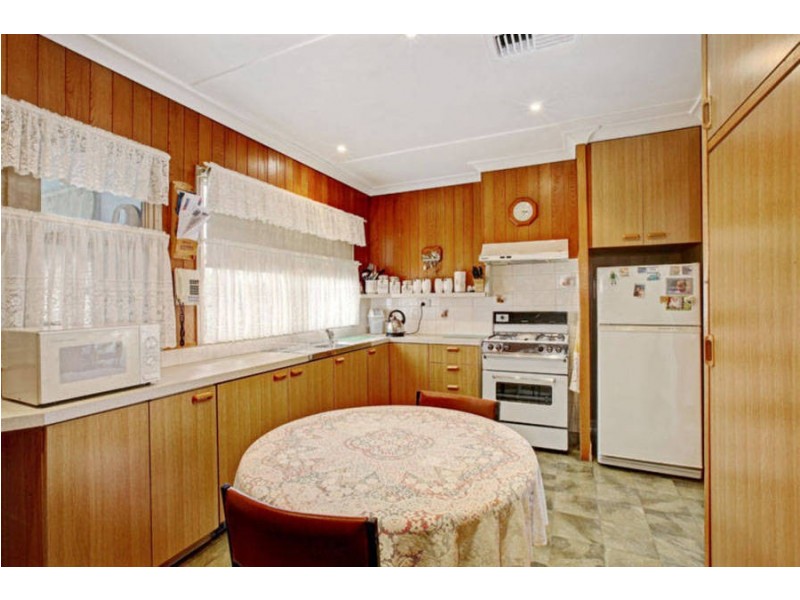 4 Morwell Crescent, Dallas VIC 3047