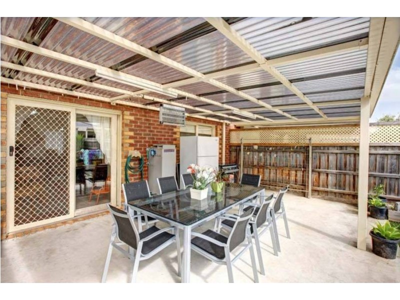 13 Klein Crescent, Roxburgh Park VIC 3064