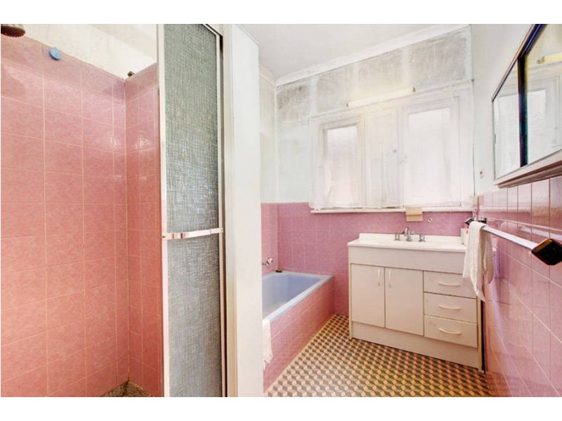 111 Glenroy Road, Glenroy VIC 3046