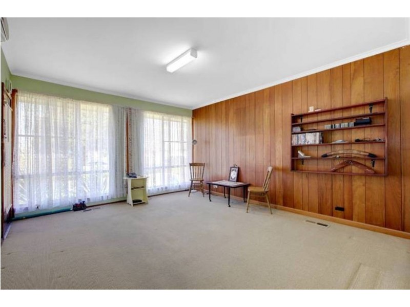 9 Macedon Ave, Dallas VIC 3047