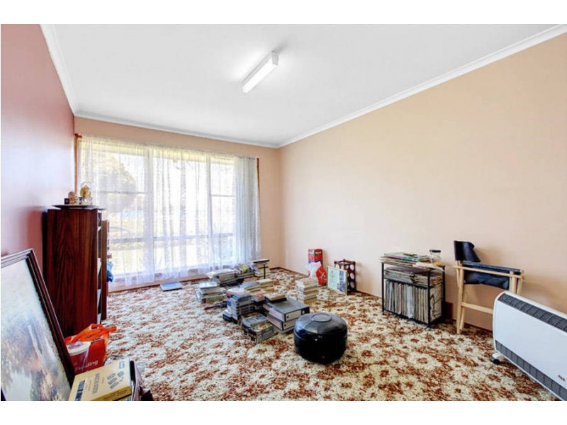 9 Macedon Ave, Dallas VIC 3047