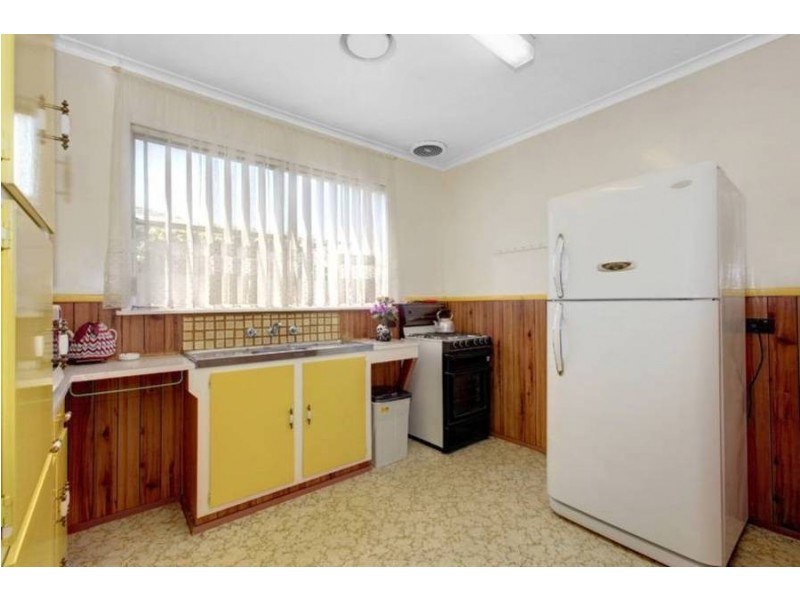 9 Macedon Ave, Dallas VIC 3047