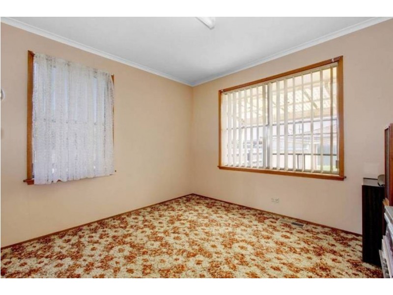 9 Macedon Ave, Dallas VIC 3047