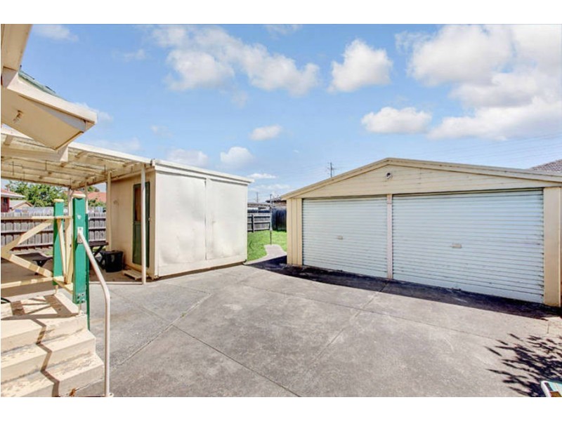 9 Macedon Ave, Dallas VIC 3047