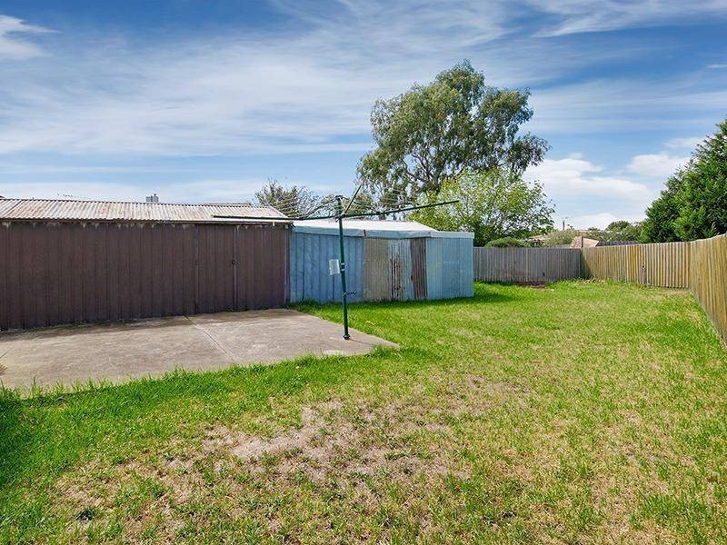 27 Gosford Crescent, Broadmeadows VIC 3047