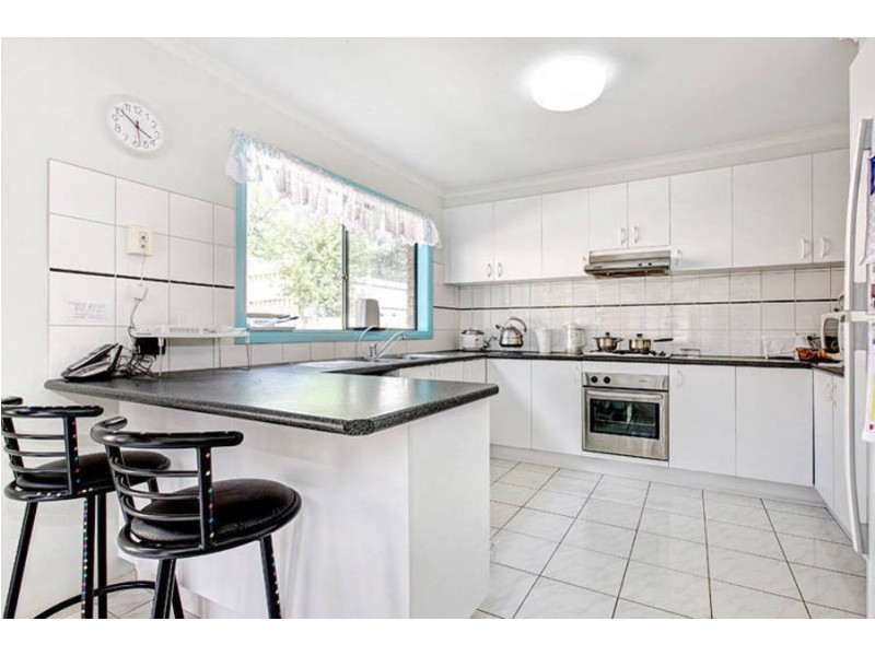 14 Greensted Grove, Roxburgh Park VIC 3064