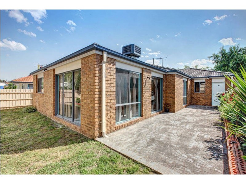 14 Greensted Grove, Roxburgh Park VIC 3064