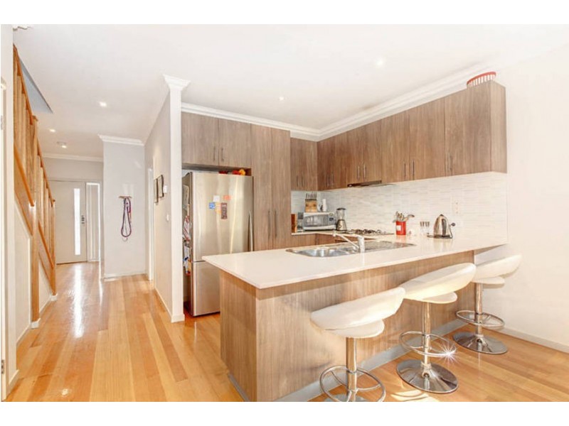 2/106 Middle Street, Hadfield VIC 3046