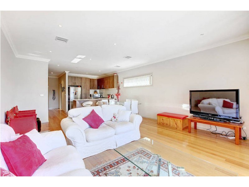 2/106 Middle Street, Hadfield VIC 3046