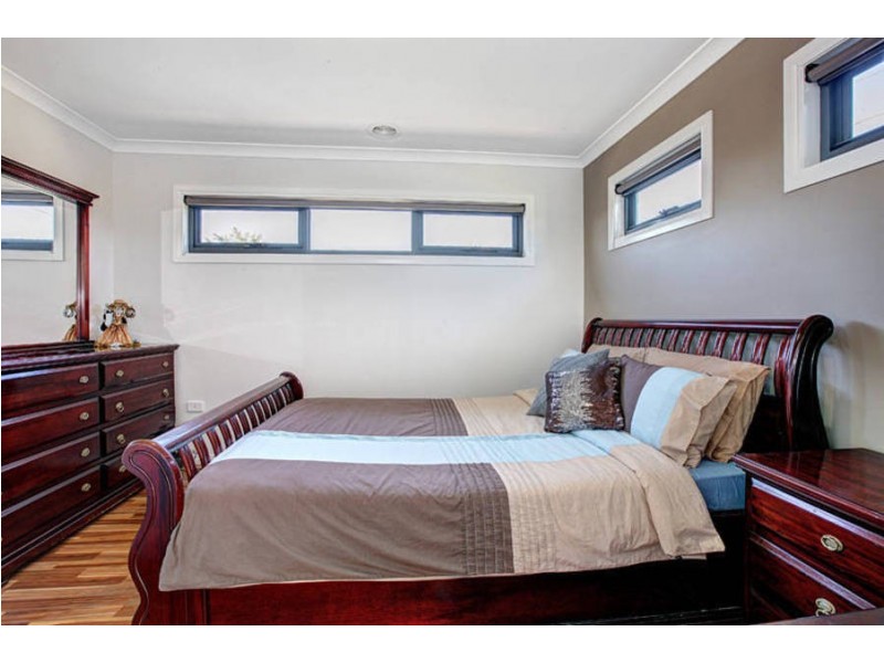 2/6 Mitchell Crescent, Meadow Heights VIC 3048