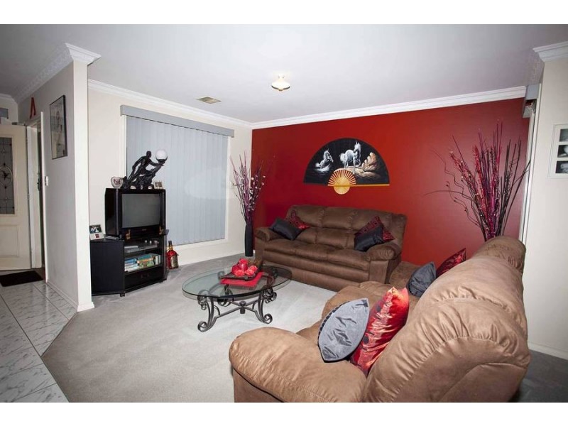 37 Stainsby Crescent, Roxburgh Park VIC 3064