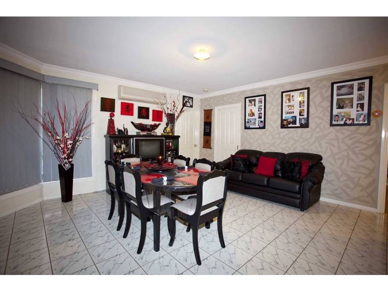 37 Stainsby Crescent, Roxburgh Park VIC 3064