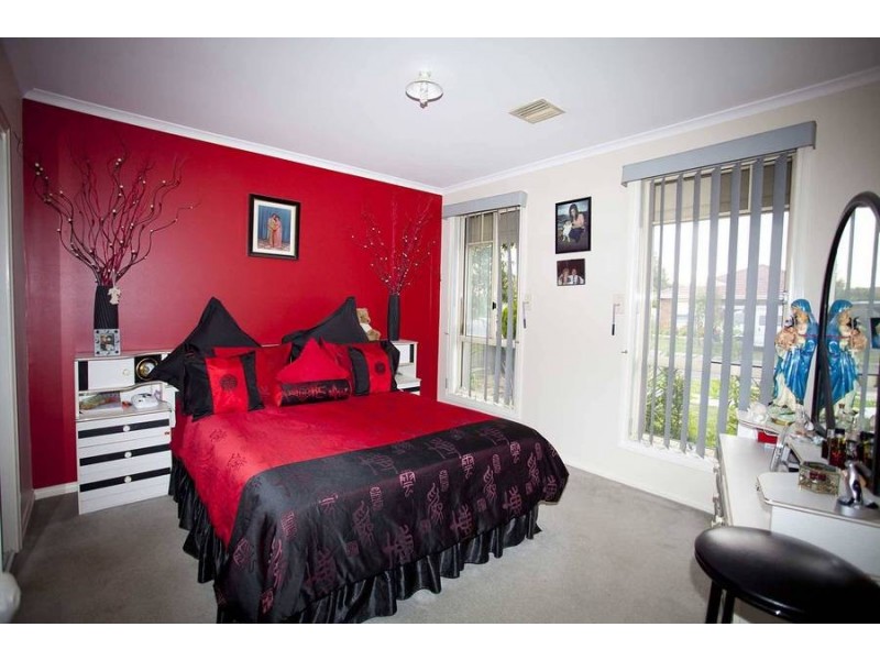 37 Stainsby Crescent, Roxburgh Park VIC 3064
