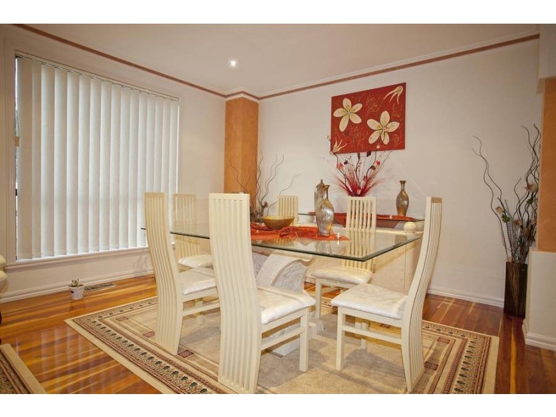 6 Mellor Rise, Roxburgh Park VIC 3064