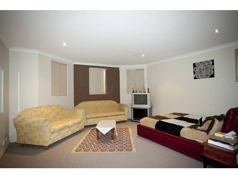 6 Mellor Rise, Roxburgh Park VIC 3064