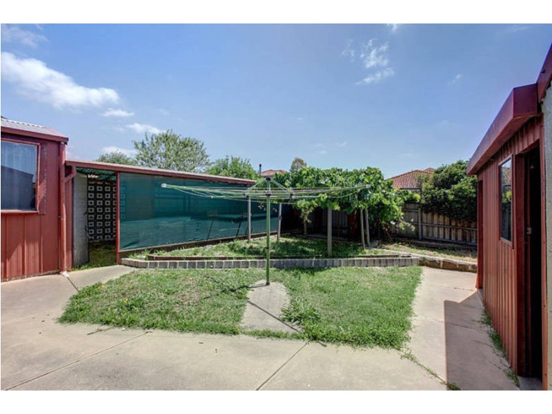 15 Elder Close, Meadow Heights VIC 3048