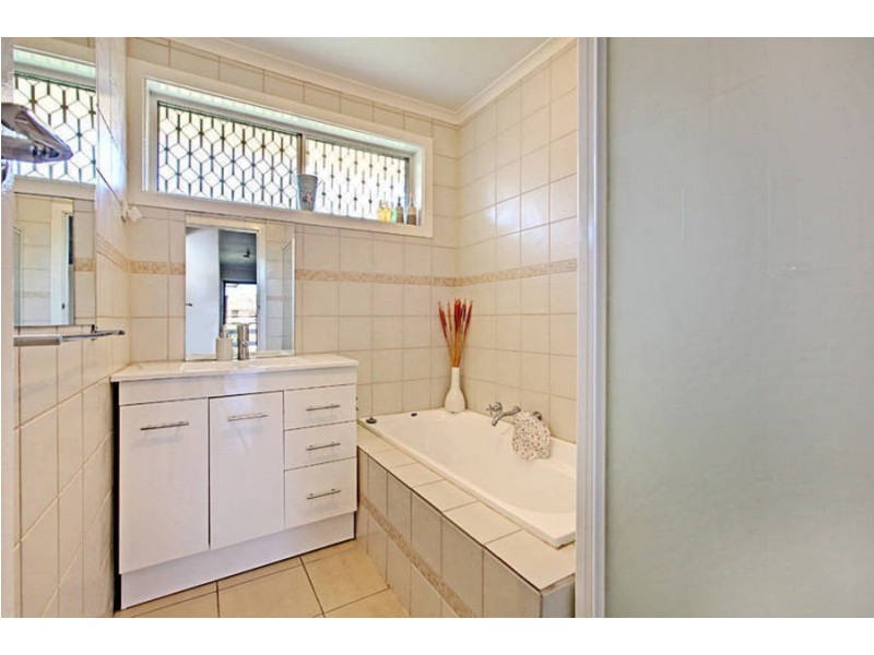 13 Kosciusko Court, Lalor VIC 3075