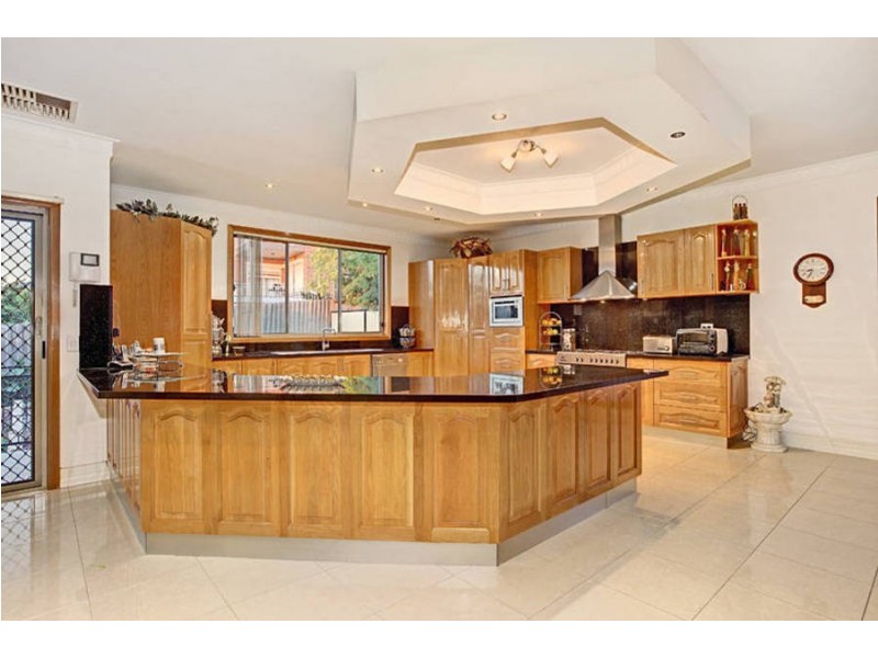 20 Stillwell Crescent, Roxburgh Park VIC 3064